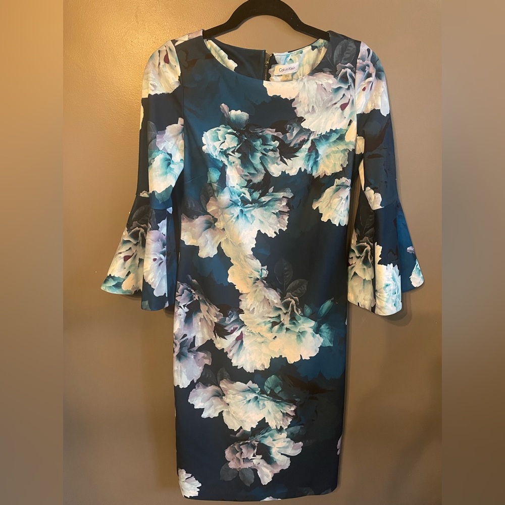 Calvin Klein midi dress topaz floral with flared sleeves size 6
